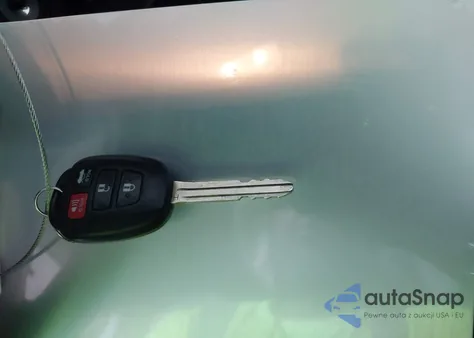 2016 Toyota Corolla Le Plus z USA, uszkodzony, nr VIN 5YFBURHE0GP405664